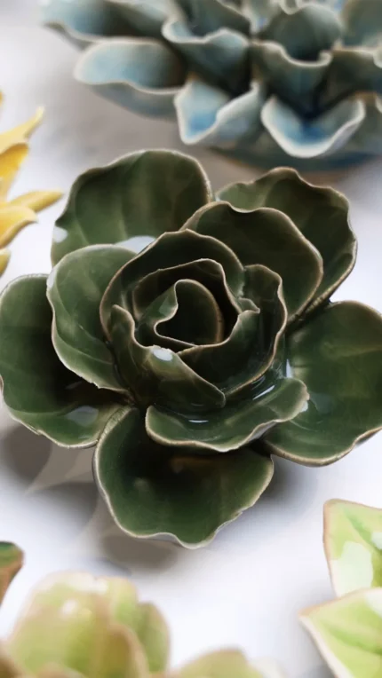 Keramieken bloem Ranonkel groen (EG03)
