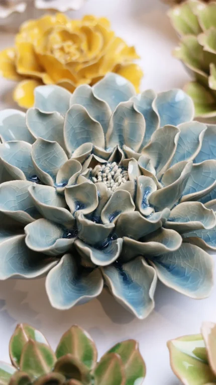 Keramieken bloem Dahlia blauw (EG17)